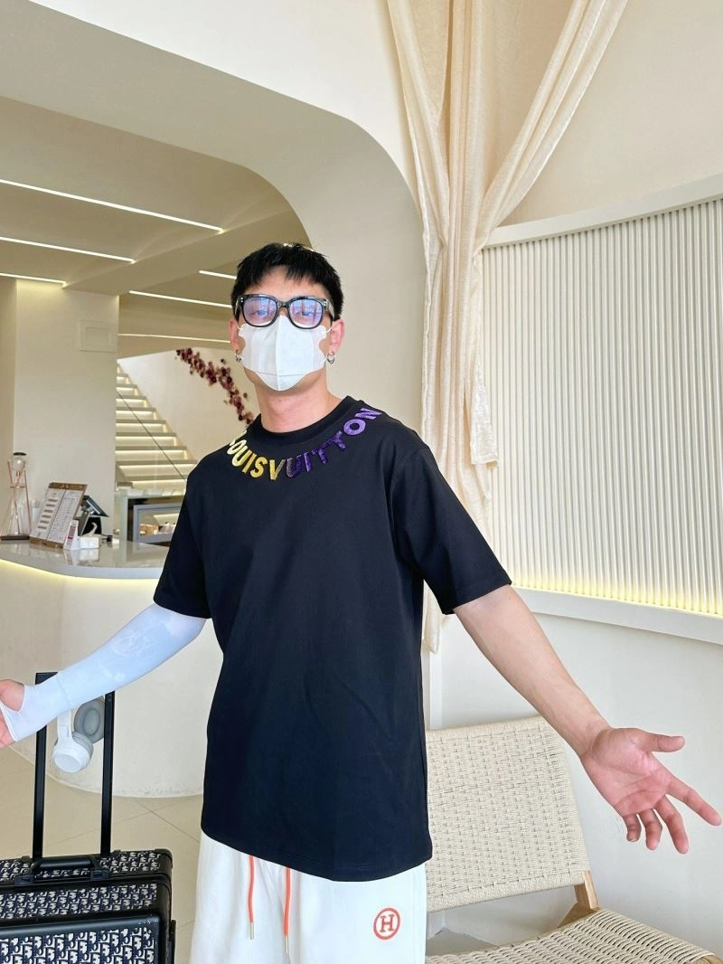 Trendy Louis Vuitton T-Shirts 132249