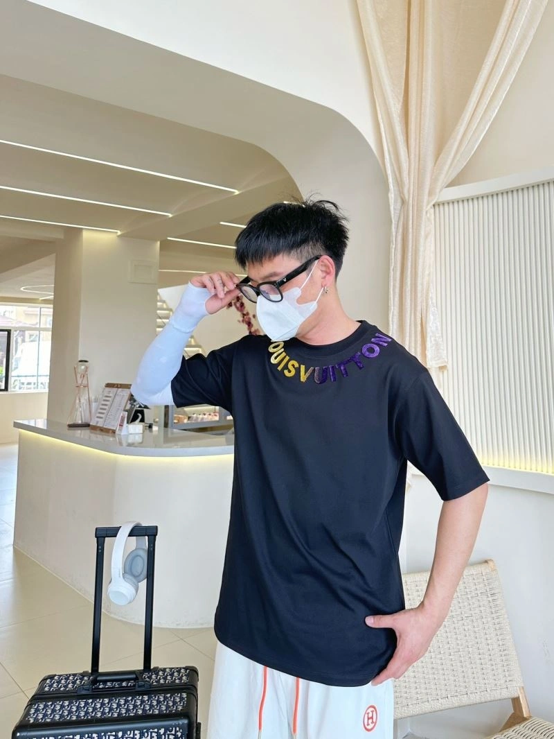 Trendy Louis Vuitton T-Shirts 132249