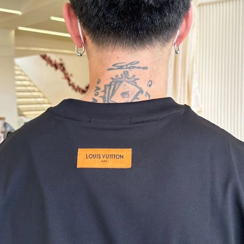 Trendy Louis Vuitton T-Shirts 132249