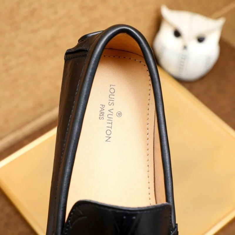Unisex Louis Vuitton Tods Shoes 30445