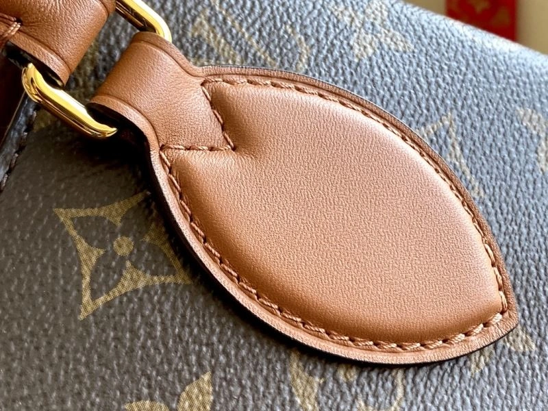 ModernLook Louis Vuitton Top Handle Bags 94023