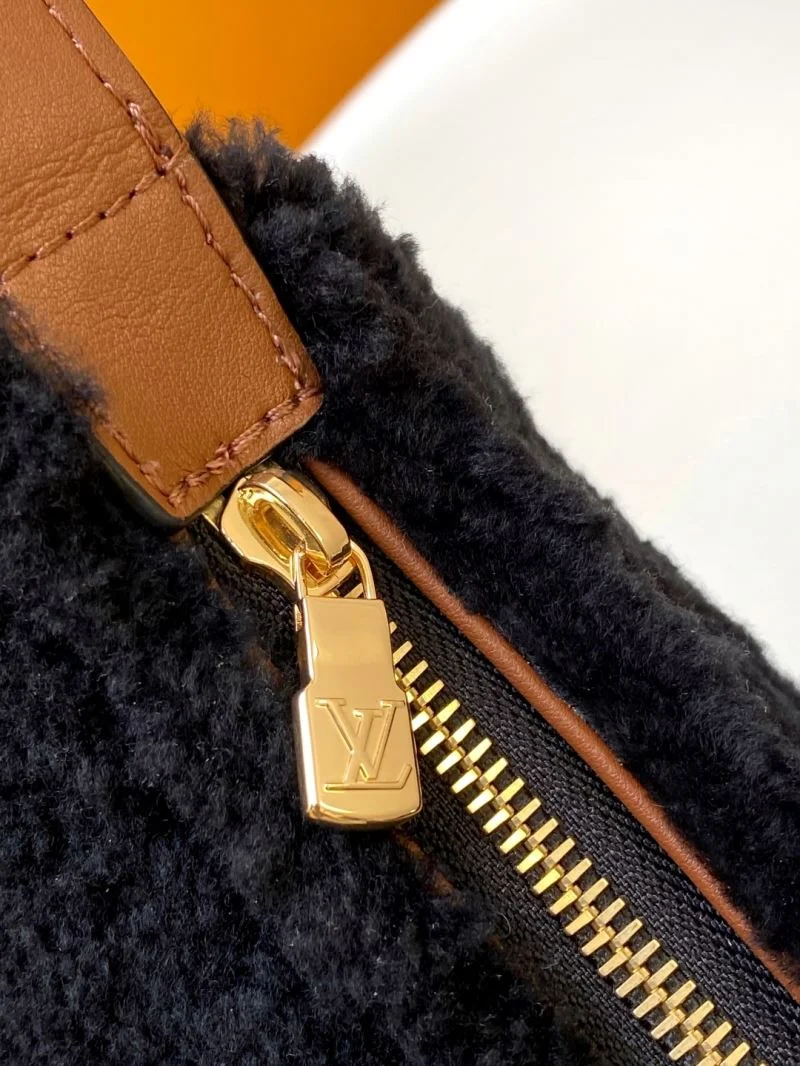 OdorResistant Louis Vuitton Top Handle Bags 43284