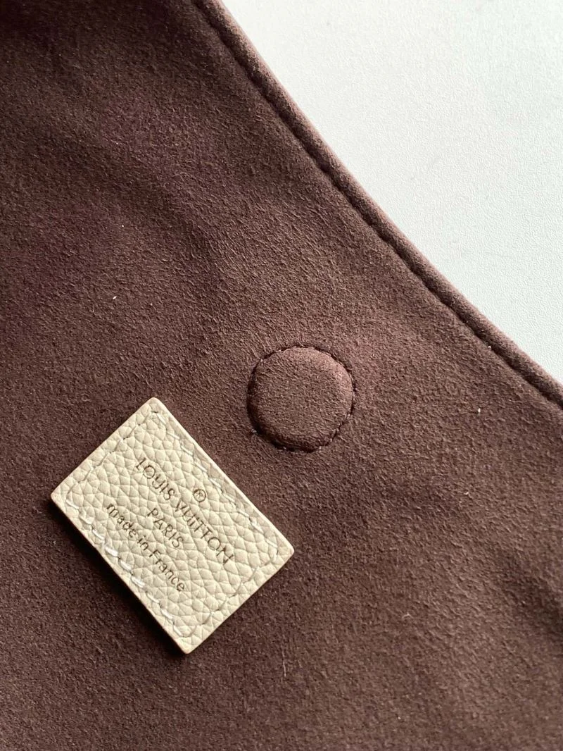 Tailored Louis Vuitton Top Handle Bags 42275