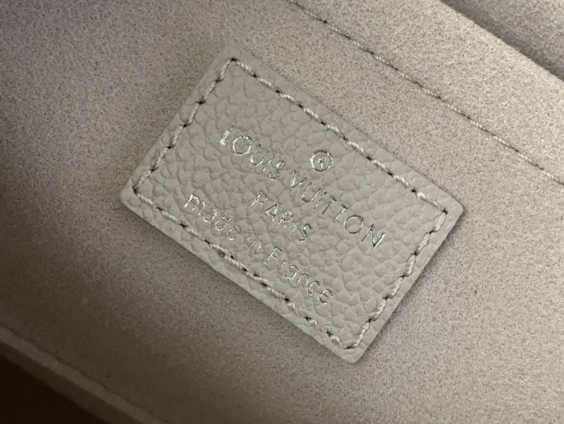 Premium Louis Vuitton Top Handle Bags 40352
