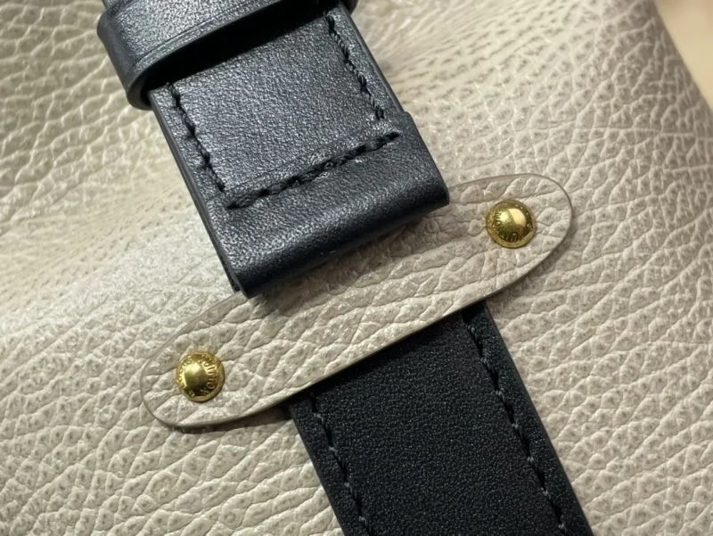Louis Vuitton Top Handle Bags Casual 40334