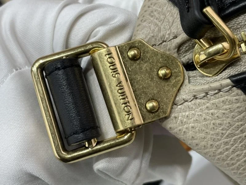 Louis Vuitton Top Handle Bags Casual 40334