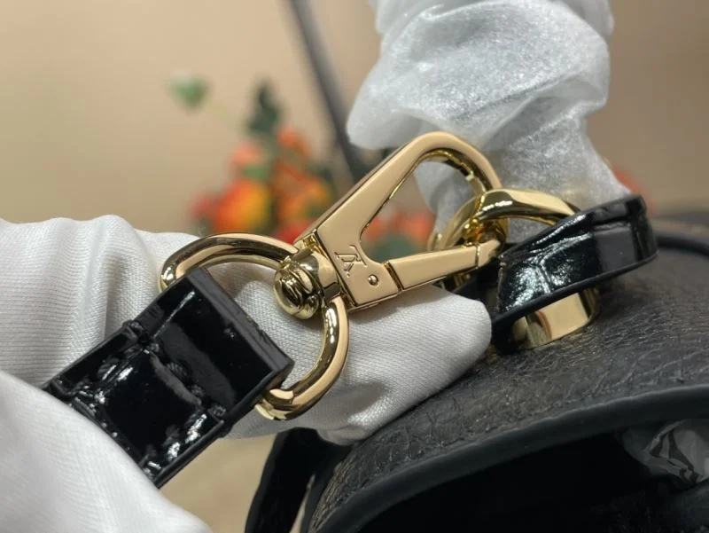 Fashionable Louis Vuitton Top Handle Bags 40343