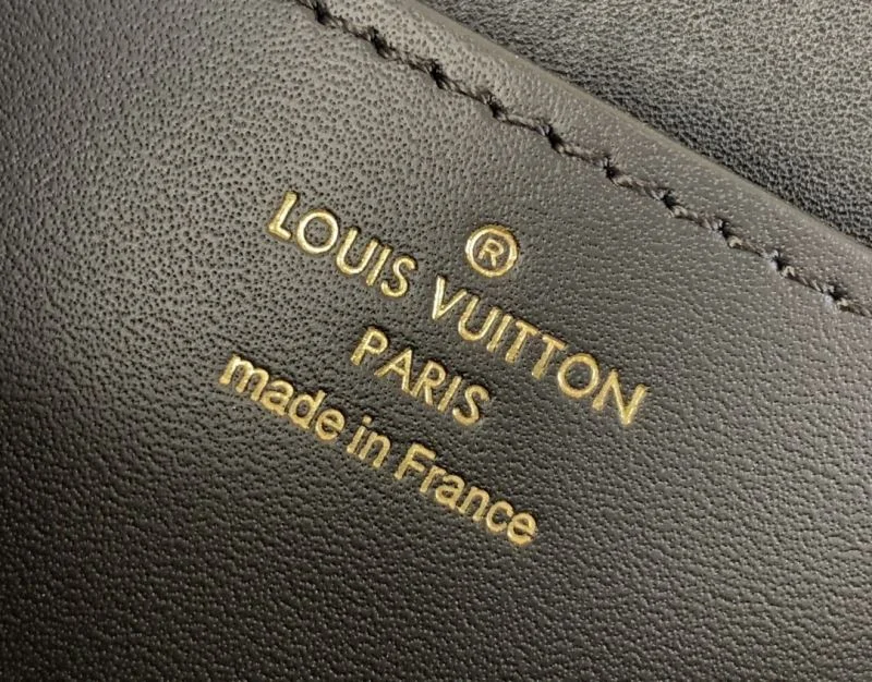 Bold Louis Vuitton Top Handle Bags 40266