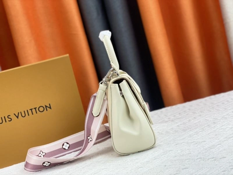 Louis Vuitton Top Handle Bags Cozy 79239