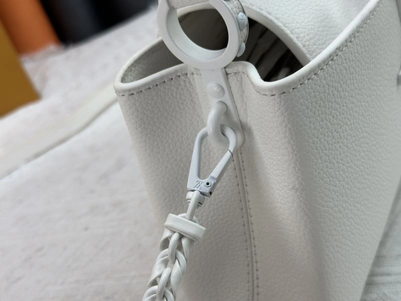 Flexible Louis Vuitton Top Handle Bags 79190