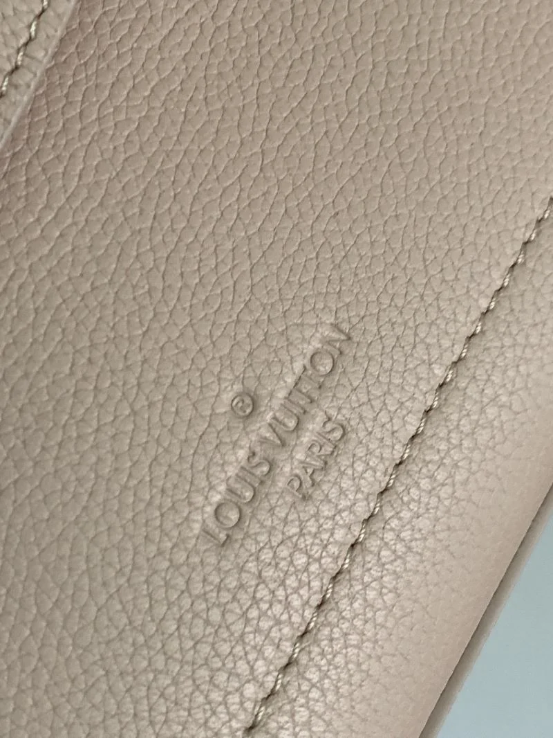 Thermal Louis Vuitton Top Handle Bags 39365