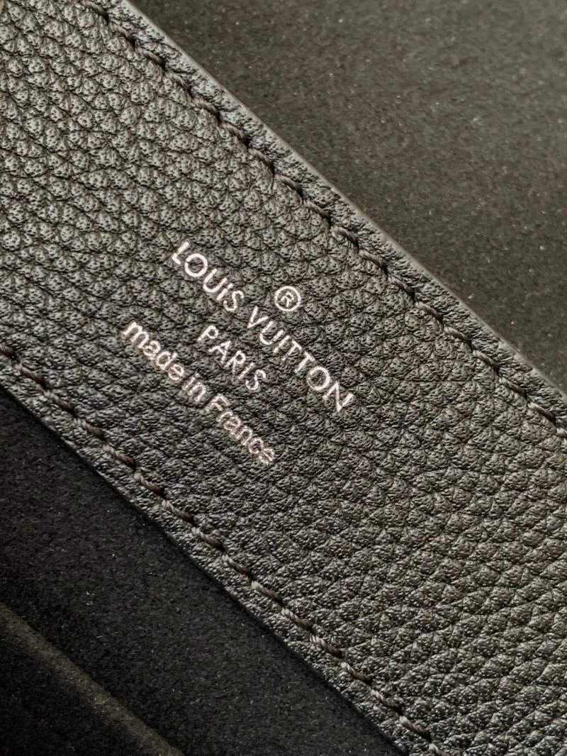 Louis Vuitton Top Handle Bags Effortless 39358