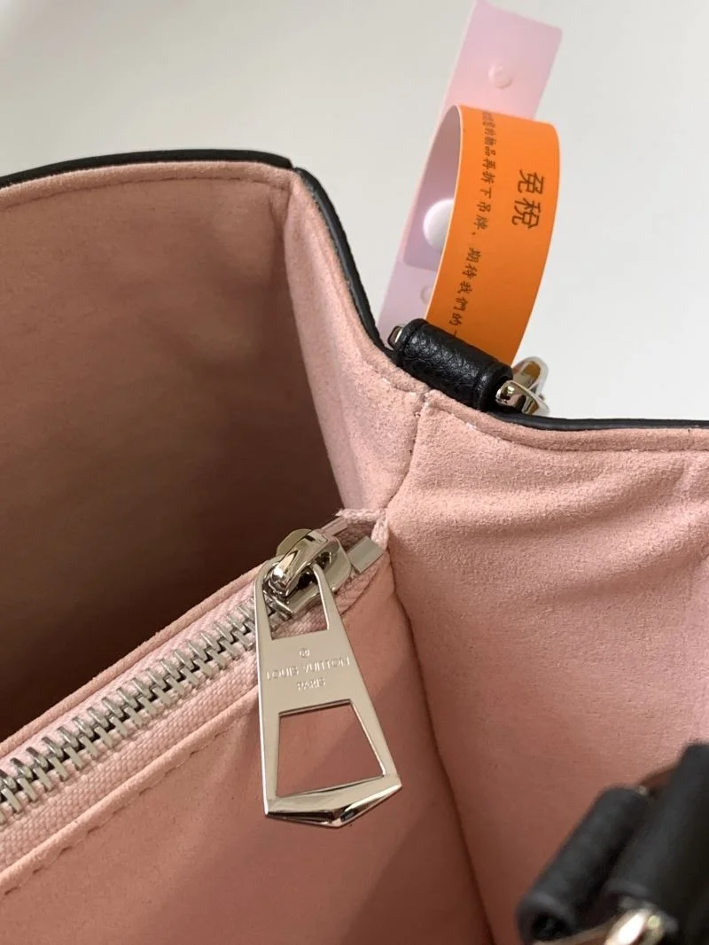 MultiPurpose Louis Vuitton Top Handle Bags 39341
