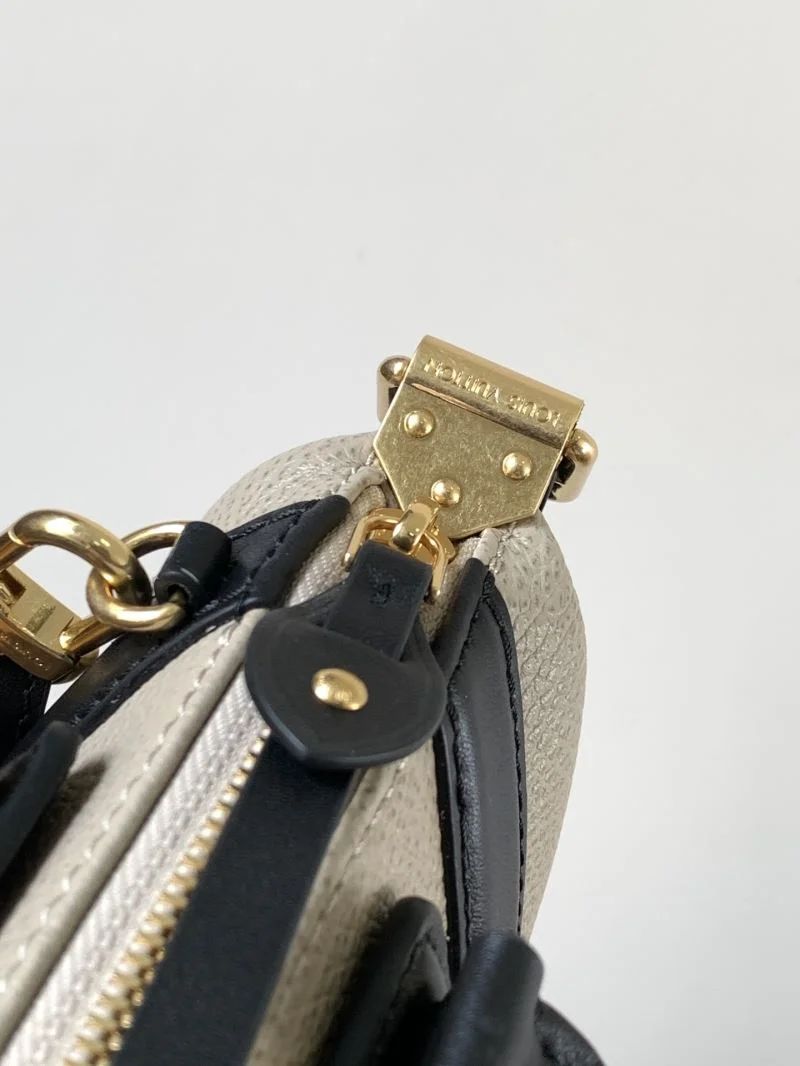 Unisex Louis Vuitton Top Handle Bags 39096