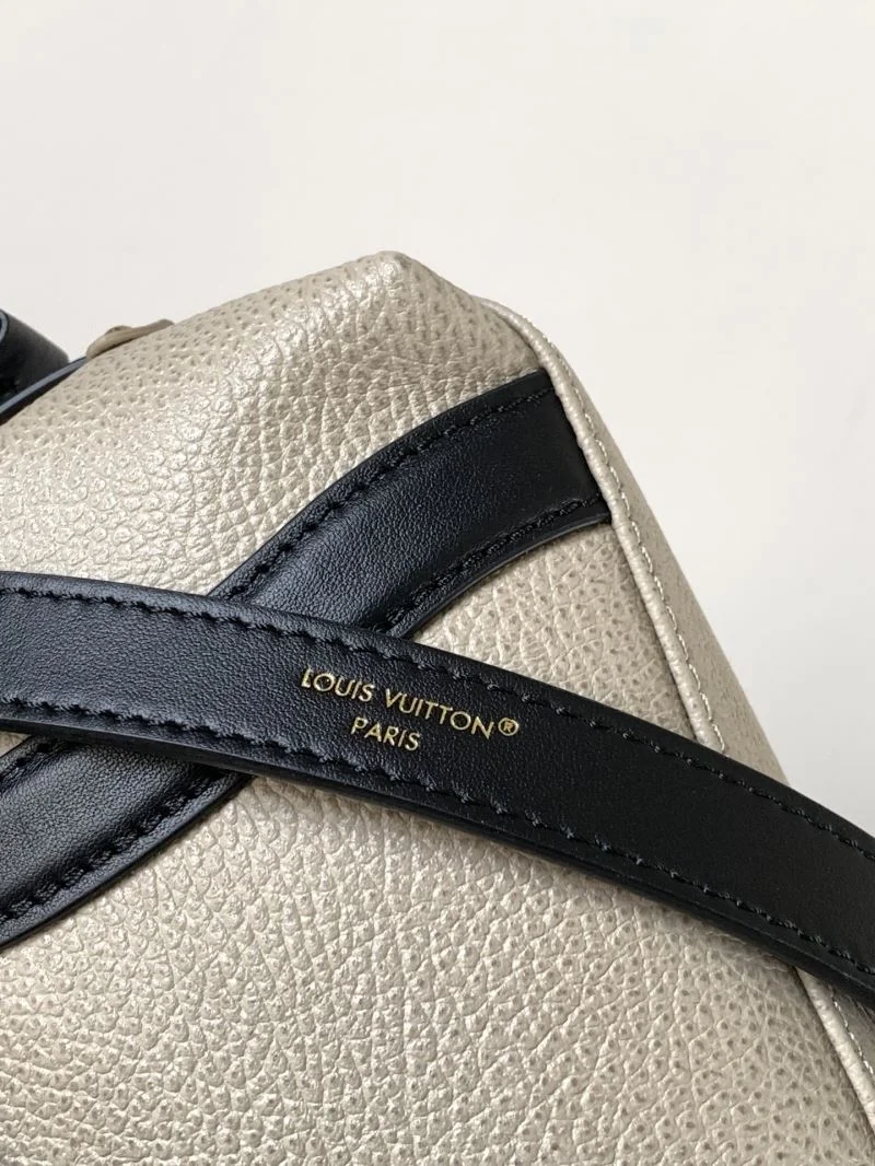 Unisex Louis Vuitton Top Handle Bags 39096