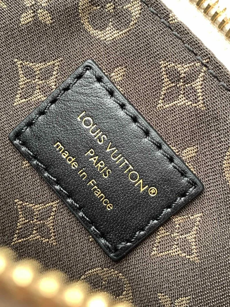 Unisex Louis Vuitton Top Handle Bags 39096