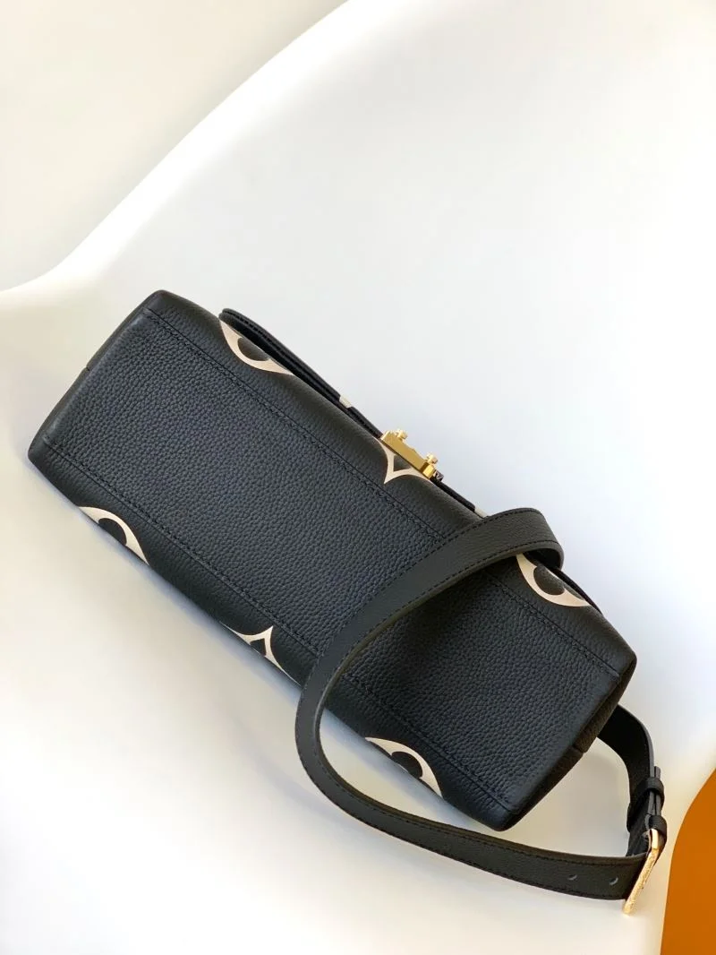 Cozy Louis Vuitton Top Handle Bags 38775