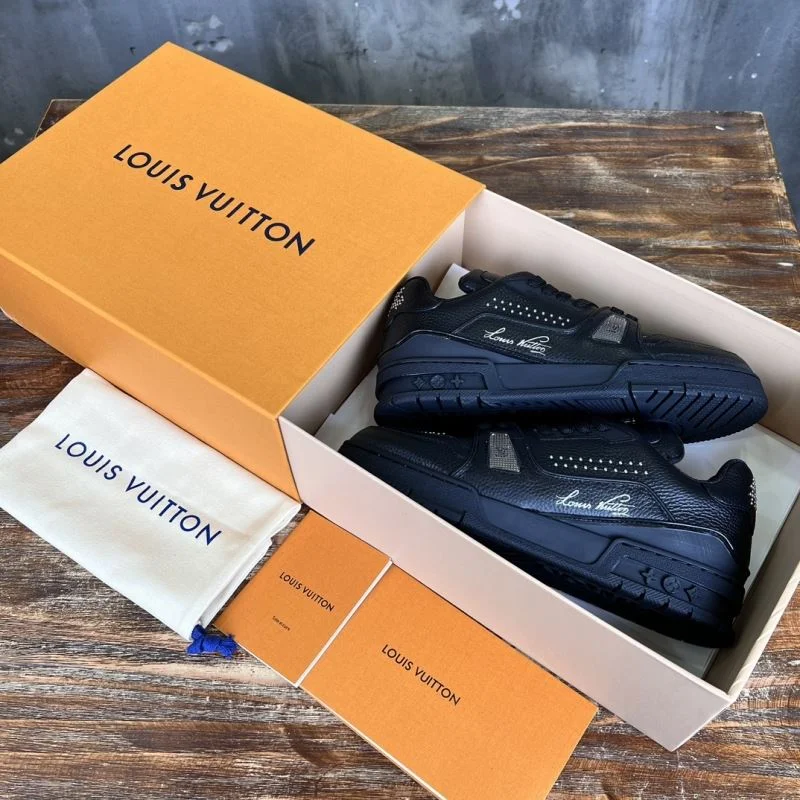 Louis Vuitton Trainer Sneaker TopPick 30427