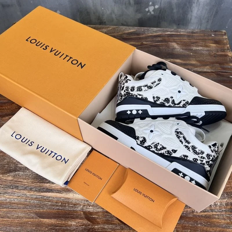 Louis Vuitton Trainer Sneaker ComfortFit 30425