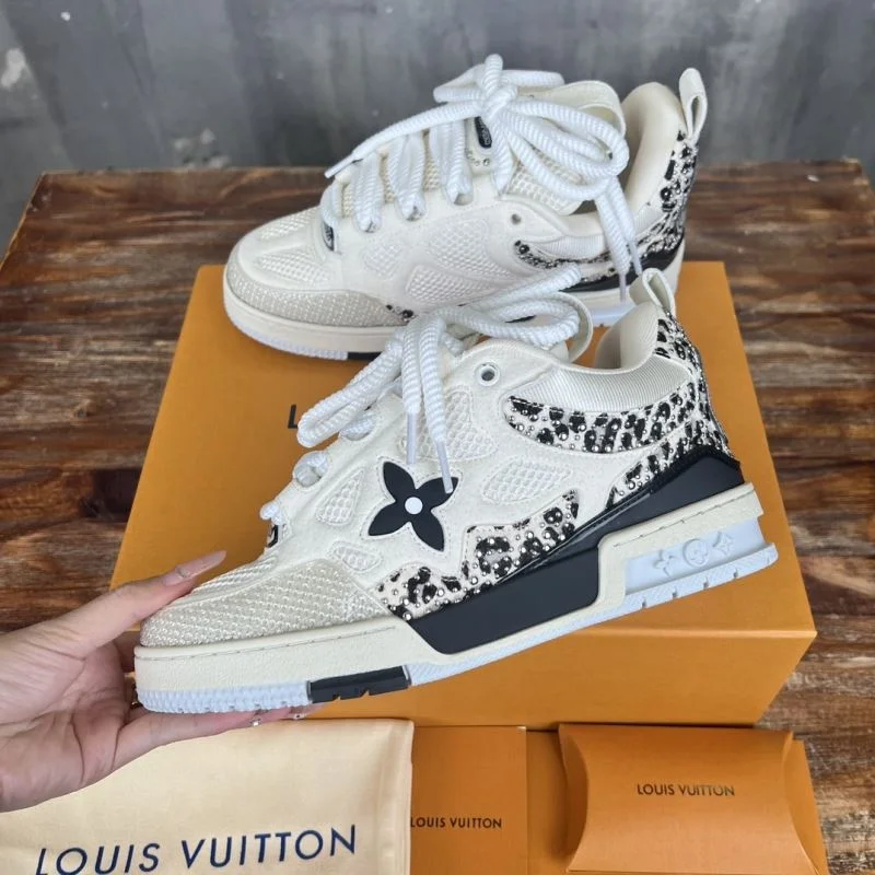 Louis Vuitton Trainer Sneaker Classic 30426