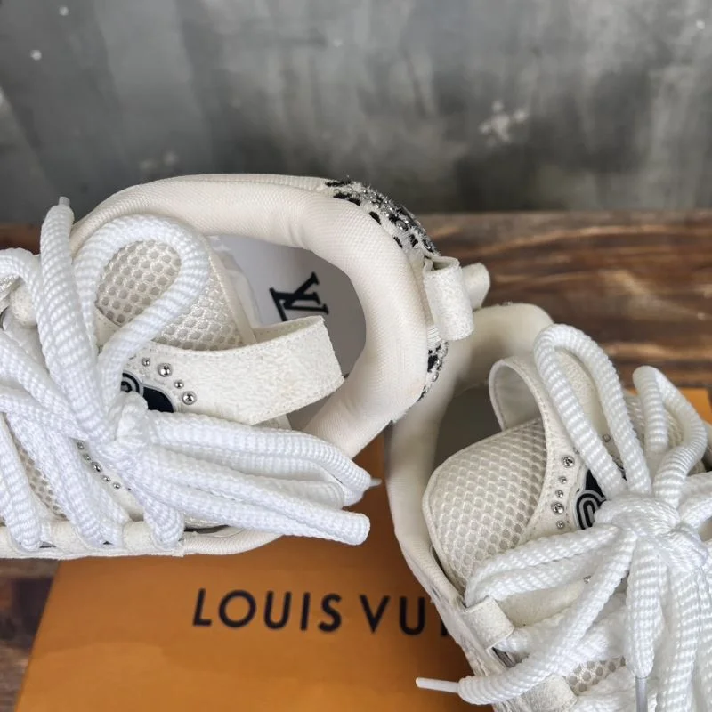 Louis Vuitton Trainer Sneaker Classic 30426
