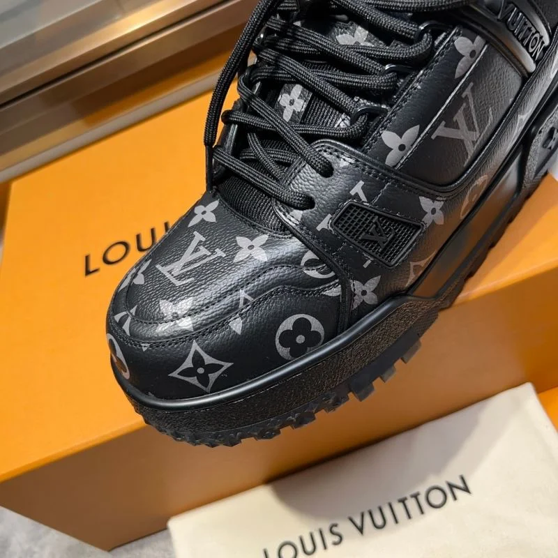Louis Vuitton Trainer Sneaker Neat 30414