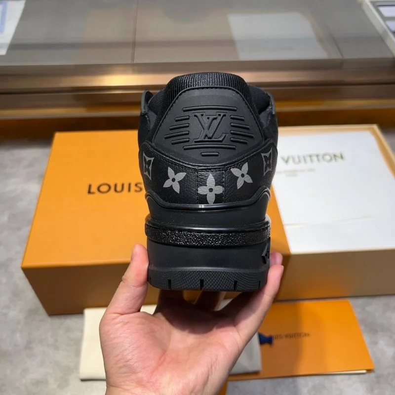 Louis Vuitton Trainer Sneaker Neat 30414
