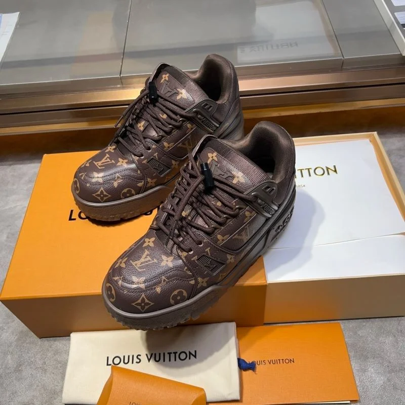 Breathable Louis Vuitton Trainer Sneaker 30409