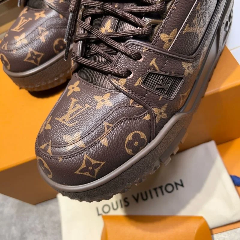 Breathable Louis Vuitton Trainer Sneaker 30409