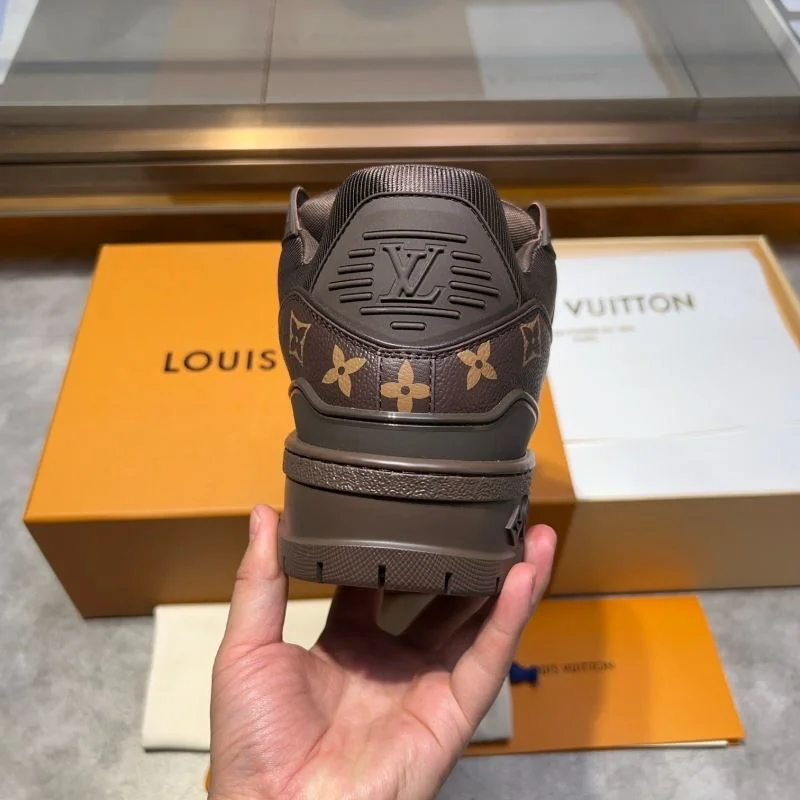 Breathable Louis Vuitton Trainer Sneaker 30409