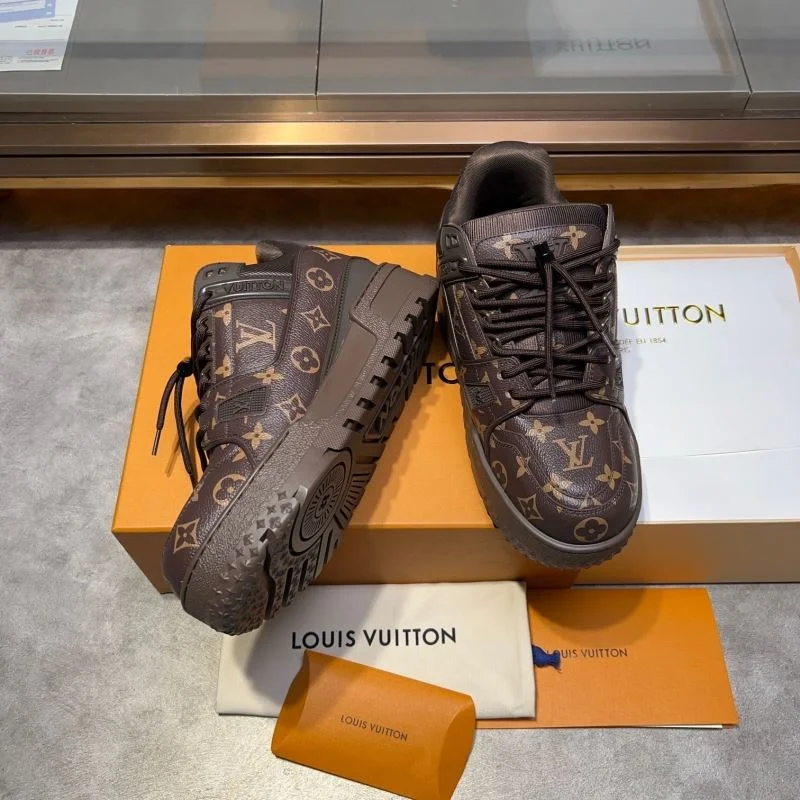 Breathable Louis Vuitton Trainer Sneaker 30409