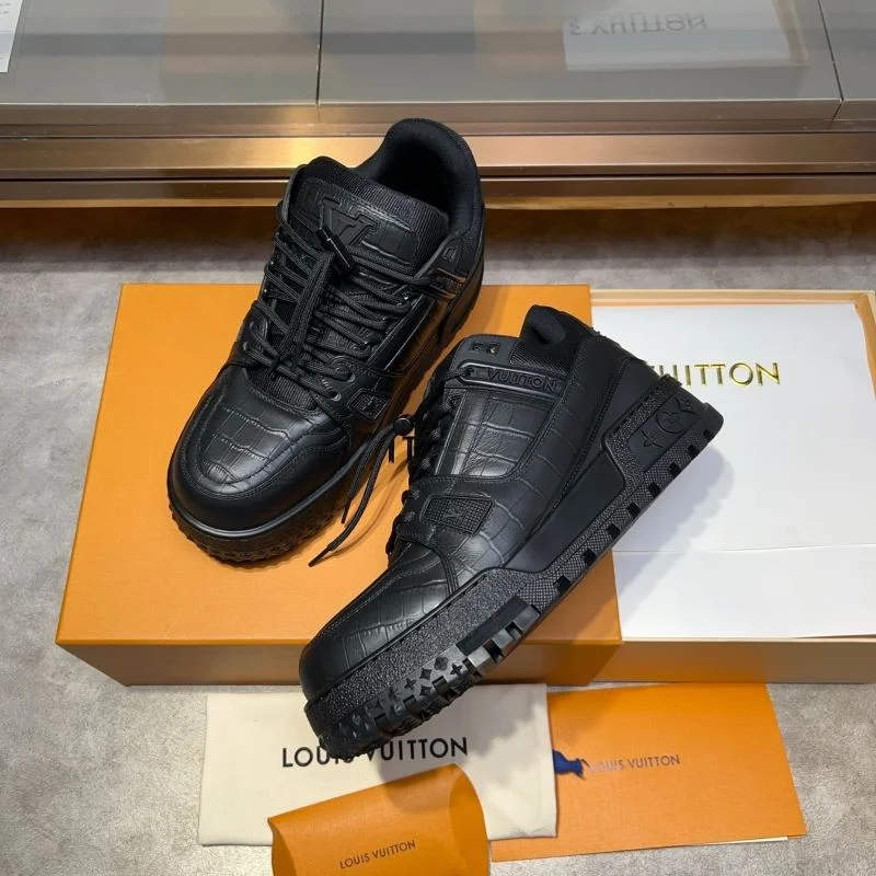 Snug Louis Vuitton Trainer Sneaker 30415