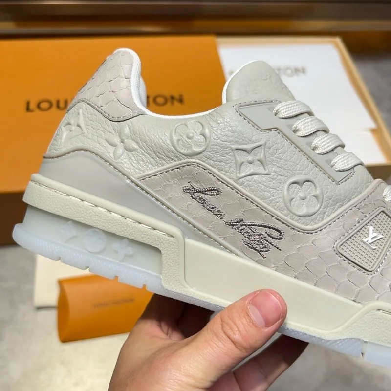 Louis Vuitton Trainer Sneaker UrbanStyle 30421