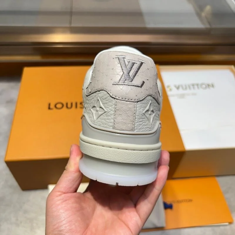 Louis Vuitton Trainer Sneaker UrbanStyle 30421
