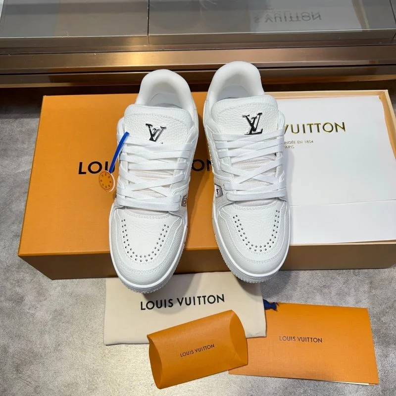 Louis Vuitton Trainer Sneaker Premium 30423