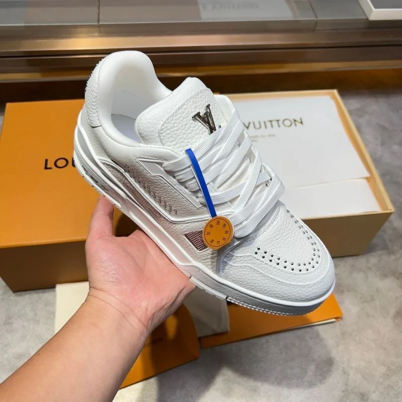 Louis Vuitton Trainer Sneaker Premium 30423