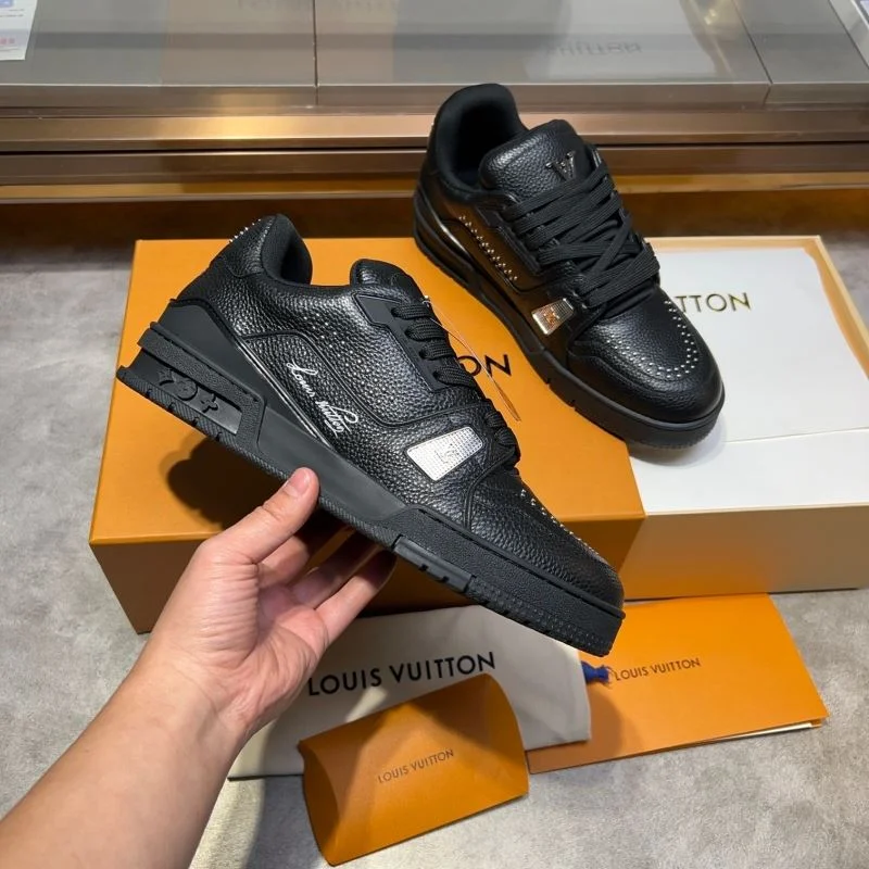 Durable Louis Vuitton Trainer Sneaker 30405