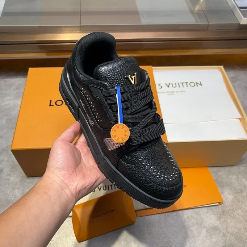 Durable Louis Vuitton Trainer Sneaker 30405
