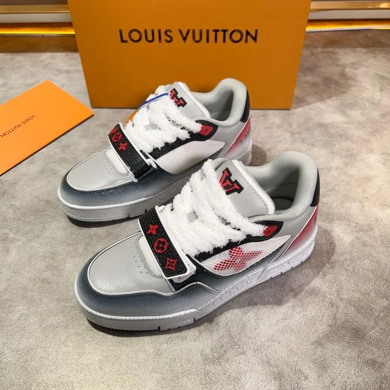 Louis Vuitton Trainer Sneaker EyeCatching 30400