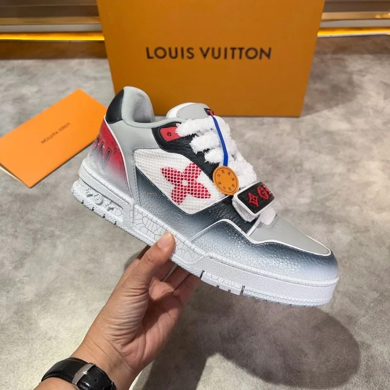 Louis Vuitton Trainer Sneaker EyeCatching 30400