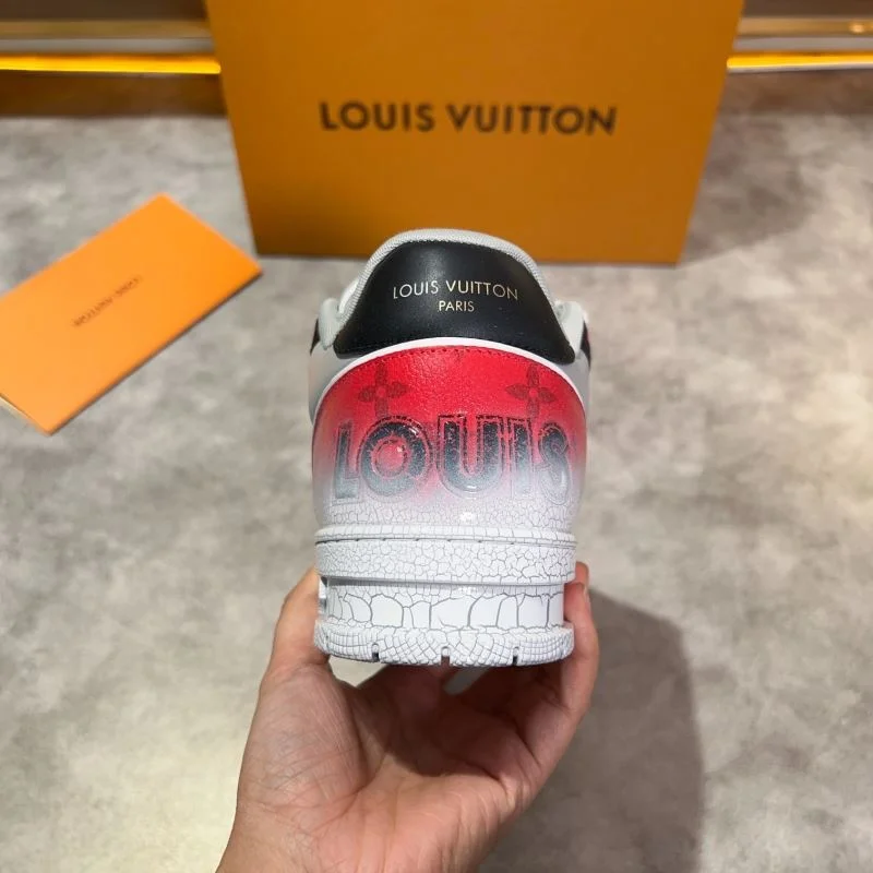 Louis Vuitton Trainer Sneaker EyeCatching 30400