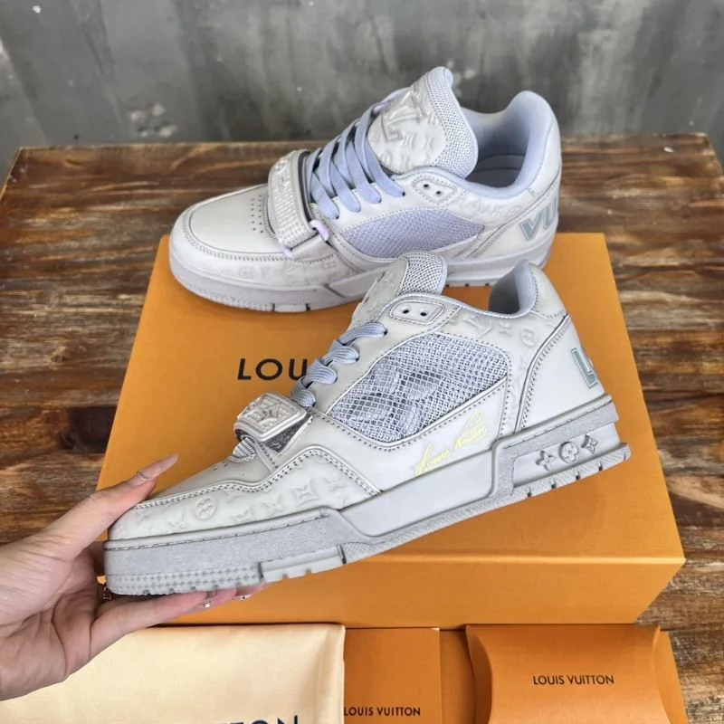 Compact Louis Vuitton Trainer Sneaker 30393