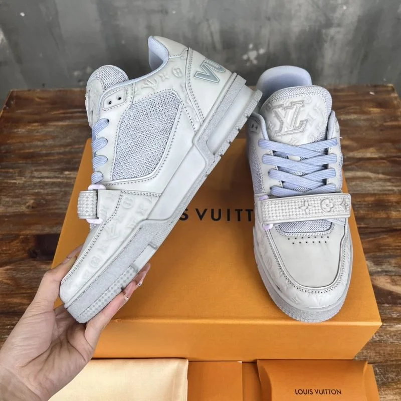 Compact Louis Vuitton Trainer Sneaker 30393