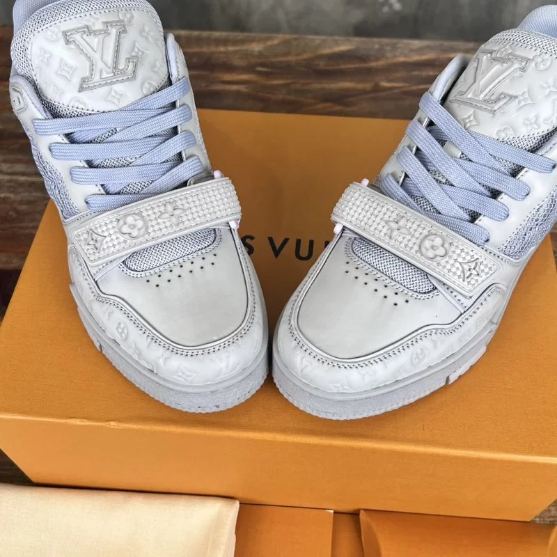 Compact Louis Vuitton Trainer Sneaker 30393