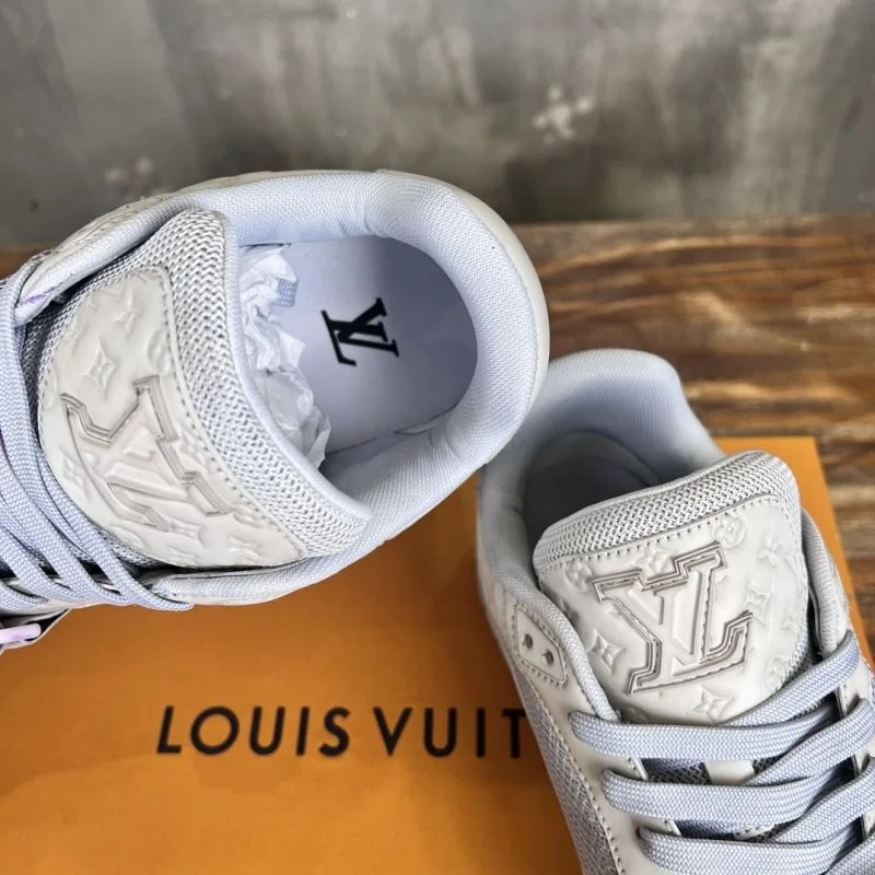 Compact Louis Vuitton Trainer Sneaker 30393