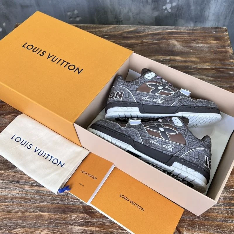 Louis Vuitton Trainer Sneaker Youthful 30390