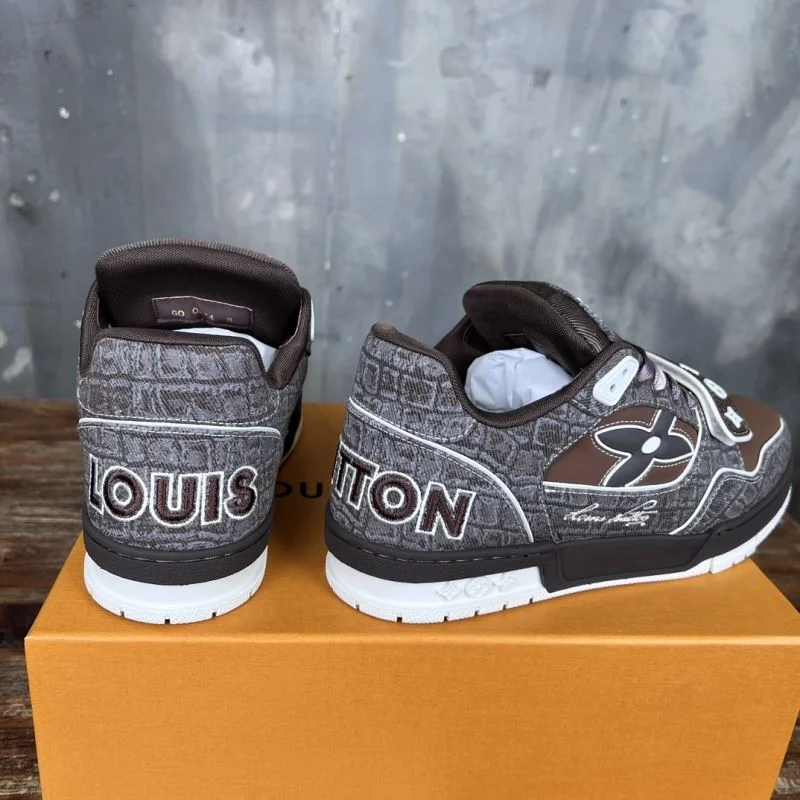 Louis Vuitton Trainer Sneaker Youthful 30390