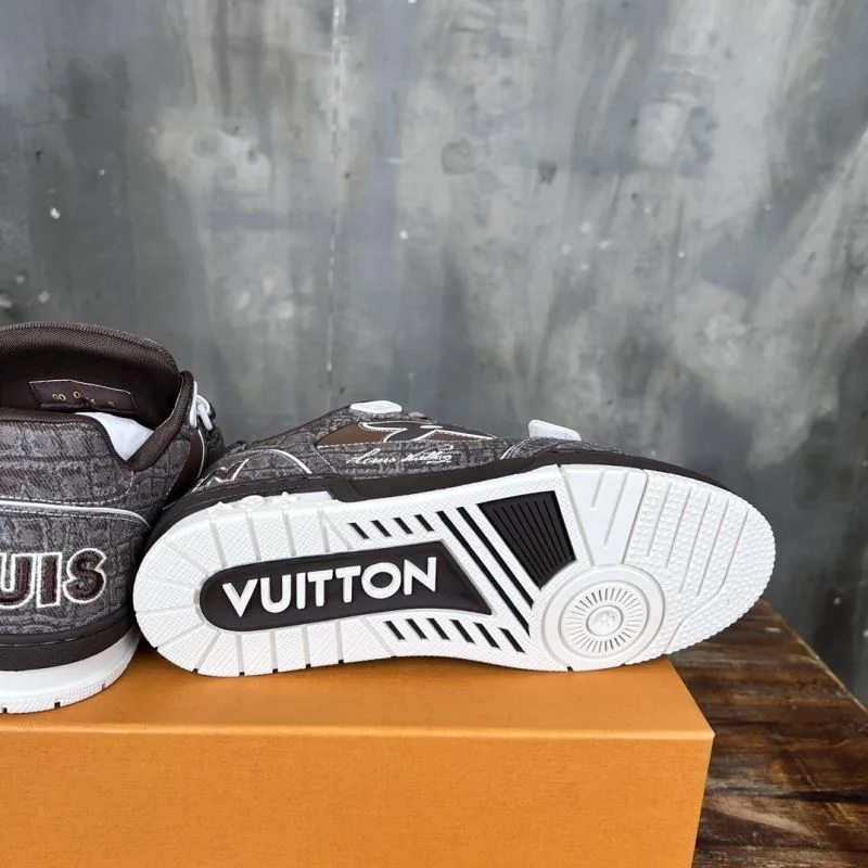 Louis Vuitton Trainer Sneaker Youthful 30390