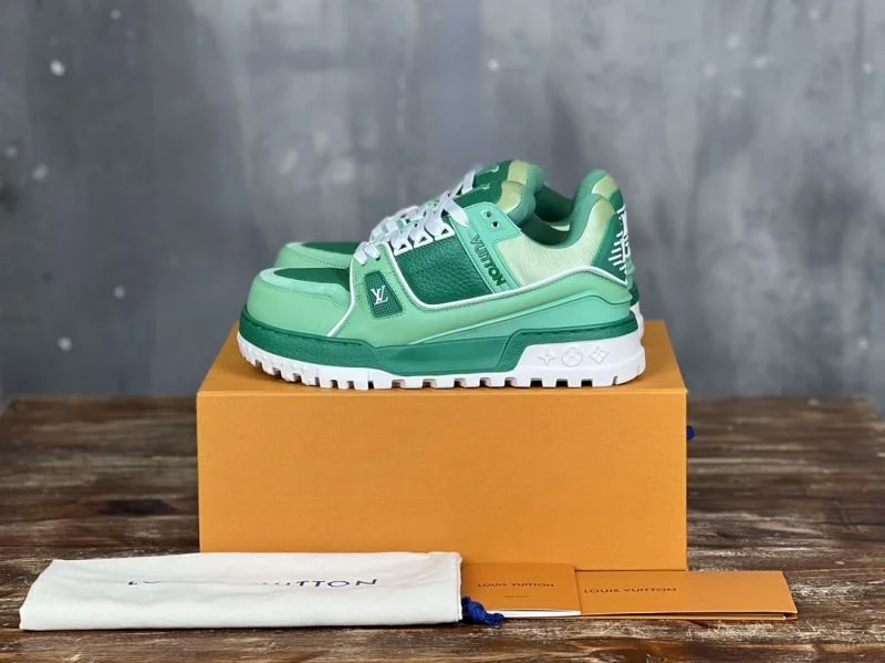 Lightweight Louis Vuitton Trainer Sneaker 30386