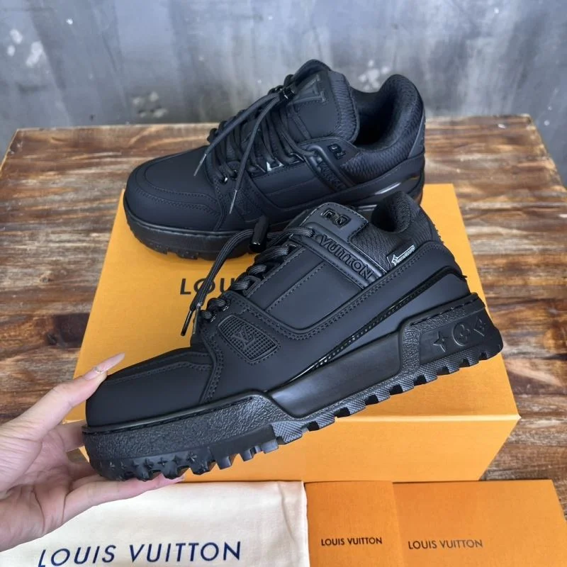 Louis Vuitton Trainer Sneaker HighPerformance 30385